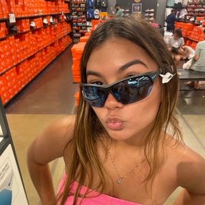 Meet your Posher, Caroline gaudencio